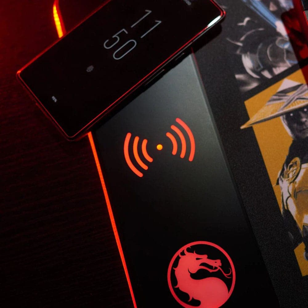 Numskull Mortal Kombat - Oversize Gaming Mat & Mobile Charger
